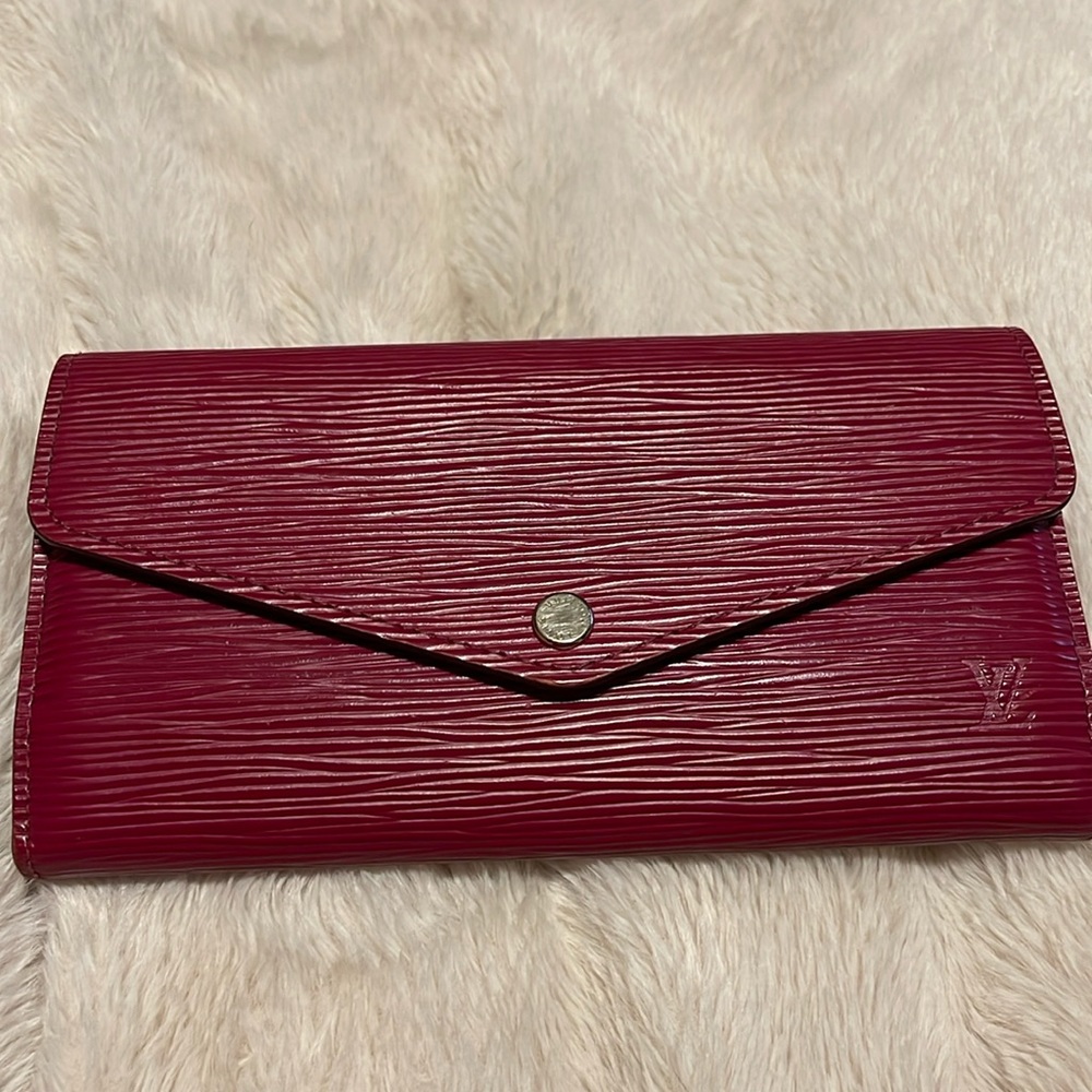 ‼️Reposh‼️ Louis Vuitton Wallet